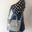 Don’t Miss! GUESS CATE MINI CROSS BODY BAG กระเป๋าถือหรือสะพายรุ่นที่ฮิตและขายดีที่สุดจาก GUESS FACTORY หนัง Saffiano ลาย GUESS Signature สวยอยู่ทรง ขนาดกำลังดี น้ำหนักเบา ด้านหน้าประดับโลโก้พร้อมพวงกุญแจโลโก้แบรนด์ห้อยที่หูกระเป๋าถอดเเยกใช้ได้ เปิดปิดด้ว