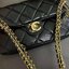CHANEL flap bag with chain and pearl logo / CHANEL BAG VIP วัสดุหนังแกะสังเคราะห์นุ่ม ลื่น มันเงา อะไหล่ทองหรูหรา