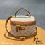 M.C.M HIMMEL VANITY CASE IN LAURETOS กระเป๋าทรงกล่อง มีหูจับด้านบน หนังสวยนุ่มมือ สวยงาม อะไหล่ทอง
