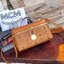 M.C.M ROCKSTAR VANITY CASE IN VISETOS กระเป๋าใส่เครื่องสำอางค์ ทรงกล่องสวย ที่สามารถใช้เป็น everyday bag สะพายได้ทุกวัน พกของสำคัญก็ยังได้ ใส่มือถือได้ทุกรุ่น ดีไซน์เอกลักษณ์ ใช้งานได้สะดวกด้วยซิปรูด ภายในมีช่องแบ่ง มาพร้อมสายสะพายและหูจับในตัว ปรับ