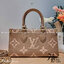 LV OnTheGo East West Monogram Bag / LV Tote Bag กระเป๋าทรงโท้ทที่ใครเห็นต้องเป็นคลั่งรัก ยอดฮิต คลาสสิค ผู้ดี หรูหราได้ทุกลุค ทุกสไตล์ เกรดวีไอพี ไฮเอน 1:1