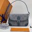 LV Diane Monogram Denim Bag กระเป๋าสะพายมัลติฟังก์ชั่นเดนิมสไตล์วินเทจ ปั้มนูนโลโก้ลายโมโนแกรม ดีไซน์ใหม่ ออกมาได้น่ารักน่าใช้มากๆ สียีนส์ซีดสวยมีเสน่ห์ -- [รับตัวแทนกระเป๋า]