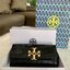 TORY BURCH Croc Long Wallet กระเป๋าสตางค์ใบยาว วัสดุหนังแกะสังเคราะห์ อะไหล่อทองโดดเด่นที่ด้านหน้า หนังเงาขึ้นรูปสวย เปิด-ปิดด้วยกระดุม ด้านในกระเป๋าแบ่งออกเป็นPatation มีช่องชิปยาวตรงกลาง มีช่องสำหรับ 6 ใบ งานสวยพร้อมส่งให้รับทรัพย์กันแล้ววันนี้