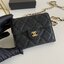 หนังแท้ Chanel wallet on chain / CHANEL BLACK CAVIAR BAG พร้อมส่งที่ไทย รุ่นยอดนิยมไอเท็มฮิตวัสดุหนังแท้คาเวียร์สวยคลาสสิคเปิดปิดด้วยฝาปิดกระดุมด้านหน้ามีโลโก้แบรนด์อะไหล่ทองสวยหรูดูดีมาพร้อมสายโซ่อะไหล่เงินและทองร้อยหนังจะสะพายไหล่ หรือ Crossbody ก็ดูดี 
