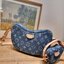 LV croissant denim bag กระเป๋าทรงครัวซองต์ ใหม่ล่าสุด สวยชิค ฉ่ำก่อนใคร ด้วยดีไซน์สุดเก๋แบบทำถึง เพิ่มดีเทลน่าใช้ด้วยใบลูก ที่แยกออกมาใช้ได้