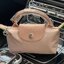 LONGCHAMP LE PLIAGE ORIGINAL Pouch with handle กระเป๋าถือขนาดมินิทรงpouch ให้ความหรูหราจาก Le Pliage (เลอ ปลิยาจ) ในขณะที่ที่ปิดแบบซิปช่วยให้คุณมั่นใจได้