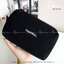 กระเป๋าอเนกประสงค์ Chanel งานพรีเมี่ยมกิ้ฟท์จากเคาเตอร์แบรนด์ดัง ของแท้จากแบรนด์ chanel ขนาดกะทัดรัด ผ้าโฟมนุ่มลื่นมือ ด้านหน้าสกรีนแบรนด์ ปิดเปิดด้วยซิปที่จับปั้มแบรนด์ ด้านในมีช่องใส่เครื่องสำอางค์ ของจุกจิกหรือโทรศัพท์ได้ทุกรุ่น ที่ควรมีไว้เป็นไอเท็มติ