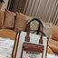 BURBERRY FRAGRANCES CROSSBODY BAG VIP GIFT WITH PURCHASE (GWP) พรีเมี่ยมกิ๊ฟ Limited Edition จาก BURBERRY PERFUME วัสดุ Canvas & Leather ทรงเหลี่ยม TwoTone ดีไซน์สวยอยู่ทรง ด้านหน้ามีช่องใส่ของ ภายในโล่งกว้าง สามารถใส่กระเป๋าสตางค์ยาว มือถือ ของใช้ได้เยอะ