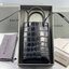 หนังแท้ BALENCIAGA Shopping Phone Pouch leather tote พกกระเป๋าช้อปปิ้งขนาดมินิ ไปทุกที่ในฤดูกาลนี้ ดีไซน์ที่ใช้ได้ทุกวันตั้งแต่หนังแบบมีเท็กซ์เจอร์ ภาพสินค้าถ่ายจากงานขายจริง ใช้งานต่างประเทศได้
