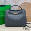 BOTTEGA Small Andiamo Top handle bag 28cm / BOTTEGA Tote Bag กระเป๋าสะพายดีไซส์สาน วัสดุเดนิมคอตตอนรุ่นใหม่ สวยงามเป็นเอกลักษณ์ เกรดออริ 1:1 ใช้งานต่างประเทศได้