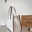 BURBERRY Leather-trimmed embroidered canvas tote / BURBERRY FRAGRANCES LARGE TOTE BAG / BURBERRY Freya Tote Bag วัสดุ Canvas & Leather ดีไซน์สวยอยู่ทรงสไตล์ Casual ด้านหน้ามีช่องใส่ของ ภายในโล่งกว้างและจุสุดๆสามารถใส่เอกสารA4 หนังสือ ของใช้ได้เยอะ หูหิ้วห