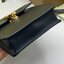 VIP GIFT 】หนังแท้ BURBERRY FRAGRANCES CROSSBODY BAG กระเป๋าทรงเหลี่ยมแนวตั้งดีไซน์สวยหรูอยู่ทรงมีโลโก้แบรนด์ด้านหน้า งานหนังดีที่สุด เปิดปิดด้วยฝาปิดสัญลักษณ์ตัวB ภายในโล่งสามารถใส่มือถือ iphone เงิน ของจุกจิกได้ สายสะพายหนังยาวถอดได้ปรับระดับได้ อะไหล่แบ