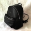 GUESS WOMAN'S FACTORY BACKPACK กระเป๋าเป้ขนาดกำลังดี วัสดุหนังแกะสังเคราะห์เนื้อนิ่ม น้ำหนักเบา มีหูหิ้ว เเละสายสะพายหลังเลื่อนปรับได้ ด้านหน้ามีโลโก้ และช่องซิป เปิดปิดด้วย ภายในกว้าง ใส่ iPad ได้ มากับราคาสุดคุ้มค่ะ