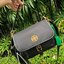 ของแท้ 💯% Tory Burch logo patch satchel bag อีกหนึ่งแบรนด์ดังจากนิวยอร์ก ที่เหล่าดาราเซเลปใช้กันทั่วโลก ด้วยดีไซน์ที่เป็นเอกลักษณ์ เข้ากับยุคสมัย วัสดุ Nylon waterproof ที่แข็งแรงและทนทาน