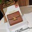 CELINE SHORT WALLET VIP กระเป๋าสตางค์ซีลีน หนังเรียบสวยอยู่ทรงมีโลโก้ด้านหน้าเปิดปิดด้วยฝาพับกระดุม ภายในมีช่องแบ่งหลายช่อง มีช่องใส่บัตรหลายช่อง ช่องใส่เหรียญ ช่องใส่ธนบัตร ใส่แบงก์พันได้เหมือนกระเป๋าสตางค์ยาวไอเท็มแนะนำ ล๊อตพิเศษ!! แถมสายโซ่สามารถสะพายไ