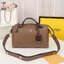 FENDI by the way small เกรดออริจินอล กระเป๋าถือ/สะพายข้างทรงหมอน รุ่นตามหา วัสดุหนังสวย มาพร้อมสายสะพายถอดออกได้ ใช้วันไหนๆกับชุดไหนๆได้หมดเลยทีเดียว อีกหนึ่งรุ่นที่ต้องแนะนำนะคะ
