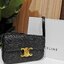 พร้อมส่งความสวย! ไอเท็มหายาก! ห้ามพลาดค่ะ! CELINE TRIOMPHE SHOULDER BAG VIP วัสดุหนังแท้ลวดลายเอกลักษณ์ของ CELINE TRIOMPHE ดีไซน์ยอดนิยมสไตล์สาว LISA เปิดปิดด้วยฝาปิดโลโก้แบรนด์อะไหล่ทอง ภายในโล่งกว้าง ใส่มือถือ กระเป๋าสตางค์ เครื่องสำอางค์ ของใช้จุกจิกได