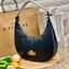 COACH BAILEY HOBO WITH WHIPSTITCH ((C4108//C1322)) พร้อมส่งที่ไทย!! สวยจริงไม่จกตาแน่นอนค่าา กระเป๋าทรงโค้ง ใช้แบบหิ้วหรือคล้องไหล่ก็ดูดี ใช้วัสดุหนังแท้ชั้นดี หนังสวยมากๆค่ะ ด้านหน้าใช้อะไหล่แบรนด์ตัวใหญ่ หรู ดูสะดุดตามีเดียว