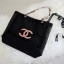 Chanel Shopping Bag With Chain & Ribbin กระเป๋าสะพายใบใหญ่ทรง Shopping Bag Limited Edition พรีเมี่ยมกิ้ฟของแท้นำเข้าจาก Chanel Perfume Counter ของแท้100% ใบใหญ่วัสดุ Nylon โปร่ง♡ ปั้ม CHANEL เปิดปิดด้วยแถบแม่เหล็กซ่อนด้านใน บุฟองน้ำที่ฐานมาพร้อมสาย