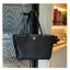 รุ่นใหม่ล่าสุด ทรงที่สาวๆรอคอย CHANEL LEATHER TOTE BAG ไซส์ใหญ่อลัง ตัวกระเป๋าเป็นหนังเต็มใบ เนื้อหนาดีมาก อะไหล่ทองวินเทจ ประดับโลโก้แบรนด์สุดหรู