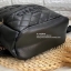 CHANEL CAVIAR BACKPACK (Premium gift bag) กระเป๋าสะพายหลัง วัสดุหนังคาเวียร์ ด้านหน้าปักโลโก้แบรนด์สวยงามมากๆค่ะ มีช่องซิปหน้าให้หนึ่งช่องพร้อมที่จับซิปเป็นอะไหล่แบรนด์ทอง หรูไปอีกนะคะ!! เปิดปิดช่องหลักแบบซิปหัวซิปปั้มแบรนด์ค่ะ ภายในกระเป๋าโล่งกว้าง ใส่ขอ