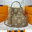 ORI หนังแท้ | LV NeoNoe MM Bucket bag Monogram Flower กระเป๋าสะพายทรงบัคเก็ต เอกลักษณ์ LV และลาย Monogram Flower อันโดดเด่นเพิ่มสไตล์ มีเสน่ห์ชวนหลงใหล