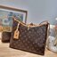 LV CARRYALL BAG ใหม่ล่าสุด รุ่นลิมิเต็ดที่สาวๆตามหา กระเป๋าสะพายไหล่ทรงสวย ดีไซน์เรียบง่ายคลาสสิค หรู ดูผู้ดี รูปทรงใช้งานง่าย มาพร้อมใบลูก ไว้เก็บของจุกจิก