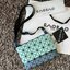 Baobao Issey Miyake Prism Kangaroo crossbody bag กระเป๋าสะพาย Crossbody รูปทรงสี่เหลี่ยมผืนผ้า ไซส์กำลังพอดี เห็นแบบนี้บอกเลยว่าใส่ของสำคัญได้แบบครบถ้วน ไม่ว่าจะเป็นโทรศัพท์ กระเป๋าตังค์ หรือพาวเวอร์แบงค์ จัดเป็นอีกหนึ่งรุ่นที่น่ารัก สายสะพายปรับได้ตามควา
