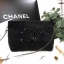 Chanel Precision Velour Crossbody Bag กระเป๋าสีดำแบรนด์ Chanelทำจากขนเฟอร์สีดำ น้ำหนักเบา ปากกระเป๋ามีซิปรูดปิด สายโซ่ ถอดออกได้ค่ะ จะสะพายไหล่ สะพายข้างหรือถือเป็น cluth ก็สวยหรูดูแพง มากับราคาสุดคุ้ม