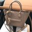 ของแท้ 💯% LONGCHAMP MINI MAILBOX TOP HANDLE BAG กระเป๋าถือ/Crossbody รุ่นหายาก!! รุ่นใหม่ล่าสุด ดีไซน์ด้วยเส้นด้ายที่ดูโฉบเฉี่ยว และ รูปทรงสี่เหลี่ยมคางหมู ทรงสวยโดดเด่น