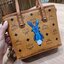 M.C.M VISETOS RABBIT MINI SHOPPER CROSSBODY BAG กระเป๋าถือ/สะพายข้าง ดีไซน์ลายพริ้นท์น้องกระต่าย 🐰🐰 น่ารักแต่แอบหรู ใบเล็ก ไซส์มินิ พกพาสะดวกไม่เกะกะ วัสดุหนังแคนวาสคุณภาพดี ปากกระเป๋ามีซิปรูดกันของหล่น รูดใช้งานง่าย ภายในเป็นช่องโล่ง มาพร