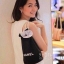 CHANEL VIP BEAUTE AUTHENTIC CANVAS DUFFLE BAG VIP Gift With Purchase รุ่น Limited Edition จาก Chanel Beaute ของแท้นำเข้าจากเคาเตอร์ต่างประเทศ วัสดุ Canvas เนื้อหนาภายในบุด้วย 100% Polyester สกรีนโลโก้แบรนด์ เปิดปิดแบบ Drawstring ใส่ ipad mini เครื่องสำอาง