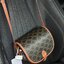 CELINE MEDIUM FOLCO BAG IN TRIOMPHE CANVAS หากใครที่กำลังมองหากระเป๋าสะพายข้าง ขนาดกะทัดรัด และเรียบหรู ต้องใบนี้เลยค่ะ เป็นกระเป๋าเปิดปิดแบบแบบฝาผับที่มีรูปทรงโค้งและที่ล็อกรูปทรงคล้ายเข็มขัด อีกทั้งยังสะท้อนความสวยสไตล์สาวปารีสได้อีกด้วย ด้านในของรุ่นนี