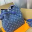 Louis Vuitton Blue Monogram / LV Denim Bucket Bag กระเป๋าทรงบัคเก็ต แบบมีหูรูดทำมาจากหนังแคนวาสโมโนแกรม ที่มีขอบหนังตัดกัน ที่จับหนังที่พกพาสะดวก พร้อมสายสะพาย 2 เส้น สายสปอร์ต และสายหนัง พร้อมส่งที่ไทย