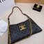 CELINE MEDIUM WILTERN BAG IN SMOOTH CALFSKIN / Celine hobo / Celine Bag พร้อมส่ง กระเป๋าถือ/สะพายโซ่อะไหล่ทองหรูหรา ทรงโฮโบ สวยผู้ดี ใช้งานง่าย โดดเด่นด้วยโลโก้สีทอง **สินค้าเกรดออริจินอล