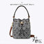 TOP ORI หนังแท้ | เกรดดีสุด TORY BURCH T MONOGRAM BUCKET BAG (ดีไซน์ใหม่) ใหม่ล่าสุดได้สวยก่อนใคร กับกระเป๋าบัคเก็ตยอดฮิต ที่มาในดีไซน์ใหม่ สายคล้องในตัวสามารถปรับได้ รูปทรงและลวดลายสวยชัดคลาสสิค