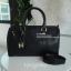 CHANEL CAVIAR HANDBAG VIP GIFT BAG กระเป๋าทรงหมอนขนาดกำลังดี #สวยหรูมาก งานพรีเมี่ยมกิ๊ฟของเเท้จาก CHANEL COUNTER แบรนด์ดัง หนังคาเวียร์เต็มใบ ด้านหน้าปั้มจมโลโก้สวยหรู เปิดปิดด้วยซิป ประดับTAG โลโก้แบรนด์อะไหล่ทอง มาพร้อมที่ล้อคกุญแจแสนเก๋ ใช้งานได้จริง 