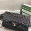 หนังแท้ CHANEL LARGE CLASSIC JUMBO HANDBAG 30cm พร้อมส่งที่ไทย Lambskin & Grained Calfskin กระเป๋าสะพายคลาสสิกใบใหญ่ หนังแท้และโลหะสีทอง/สีเงิน ภาพสินค้าถ่ายจากงานขายจริง ใช้งานต่างประเทศได้