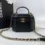Chanel small Vanity case พร้อมส่งแล้วค่า งานที่สาวๆ ตามหา เกรดท็อปออรินอล งานเหมือนสุด หนังแท้ สวยงามตามรูป