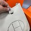HERMES evelyne mini bag Luxury Bag กระเป๋าสะพายแบรนด์ดัง แบรนด์หรู คลาสสิกตลอดกาล ใช้ได้ทั้งชายหญิง ใบเดียวจบ สวยรวยปัง เกรดท็อปออริจินอล ภาพสินค้าถ่ายจากงานขายจริง ใช้งานต่างประเทศได้