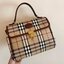 พรีเมี่ยมกิ๊ฟแท้ 100% 】Burberry london kelly bag vintage with strap Gift Bag กระเป๋าถือหรือสะพายไหล่ วัสดุ canvas ภายในโล่ง มี1ช่องซิป มีสายยาว มีฐานกันกระแทก ถอดสายได้ คุณนายสุดๆ ไม่ควรพลาดจริงๆค่า