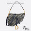 ORI หนังแท้ | DIOR Saddle bag with shoulder strap Oblique jacquard fabric in blue กระเป๋าถือ/สะพายทรงอานม้า รุ่นยอดนิยมที่มีเอกลักษณ์สวยงามเหนือกาลเวลา งานผ้าแจ็คการ์ด ลูกเล่นห้อยด้วยตัวอักษร D ตรงหูหิ้วมีกิมมิค CD สวยหรูดูแพง