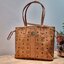M.C.M SMALL REVERSIBLE LIZ SHOPPER IN VISETOS พร้อมเสิร์ฟความสวยให้ถึงบ้าน กับกระเป๋าทรงโท้ทไซส์ small ขนาดกำลังสวย แถมไม่พอ!! ยังมีใบลูกไปให้อีก สะพายแยกได้เก๋ๆด้วย!! ใครที่มองหากระเป๋าทรงโท้ทจุๆหน่อย ก็ต้องใบนี้เลย ดีไซน์ทรงสวยน่าใช้ โดดเด่นกว่าใคร ไม่ซ