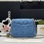CHANEL Mini Flap Bag Denim Pearl Gold Hardware 18cm พร้อมส่งที่ไทย วัสดุผ้าเดนิมสีน้ำเงินแท้ พร้อมฮาร์ดแวร์โทนสีทองโบราณ และมีฝาปิดด้านหน้าปิดแบบเทิร์นล็อค CC ซิกเนเจอร์ของแบรนด์ ภาพสินค้าถ่ายจากงานขายจริง ใช้งานต่างประเทศได้