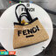 Fendi New Tote Gift bag กระเป๋าสานถือหรือสะพายข้าง ด้านหน้าปักโลโกแบรนด์ อะไหล่ทองหรูหรา น้ำหนักเบา ด้านในโล่ง จุของได้เยอะ สายสั้นสายยาวถอดสายไม่ได้ พับเก็บด้านในกระเป๋าได้ เหมาะกับวันสบายๆ ใบเดียวเที่ยวได้หมดไม่มีเอ้า จะถือหรือสะพายข้างก็เริ่ด ใบนี้เรีย