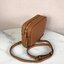 กระเป๋าสะพาย TORY BURCH เปิด - ปิดกระเป๋าด้วยซิป ด้านในโล่ง มีช่องซิป 1 ช่องและช่องใส่บัตร 3 ช่อง สายสะพาย สามารถถอดและปรับได้ 3 ระดับ