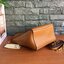 คอลเลคชั่นขายดี มากี่รอบๆ ก็หมดไวทุกรอบ!! TORY BURCH MCGRAW MINI BUCKET BAG กระเป๋าสะพาย และ ถือ คล้องแขน ทรงถัง สะพายได้ 2 ทรง ผลิตจากหนังแท้ หนังลูกวัว หนังนุ่ม หนังหอม น้ำหนักเบามากกก!! หนังลื่น นิ่มสวยมากๆ!! ด้านหน้าประดับโลโก้แบรนด์ ภายในโล่งกว้าง มี