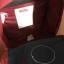 Kanken backpack กระเป๋าเป้สุดฮิต คุณสมบัติมีความทนทานสูงและสามารถกันน้ำ ทำจากเส้นใยพิเศษ เรียกว่า Vinylon-F มีซิปกลางที่เปิดเข้าไป ส่วนข้างในกระเป๋า ด้านในจะมีโฟมสำหรับรองแผ่นหลัง สะพาย สะพายสบายค่ะ เหมาะเป็นกระเป๋าเป้ที่สะพายไปโรงเรียน วันว่างสบายๆ หรือเ