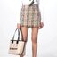 Burberry Tote Bag / Burberry Label Print Large London Tote Bag In Crema / BURBERRY LARGE LONDON TOTE BAG IN WHITE กระเป๋าสะพายไหล่ทรงช้อปปิ้ง ทรงคลาสสิค ฮิตตลอดกาล ตัวกระเป๋าวัสดุหนังผ้าแคนวาส ตัดหนัง