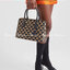 PRADA GALLERIA JACQUARD FABRIC BAG กระเป๋าถือ/สะพายดีไซน์ใหม่ ผ้า jacquard ถักทอเป็นลวดลายสวยคม โดดเด่นไม่ซ้ำใคร ด้านข้างมีกระดุม ติดเก็บทรงได้ ตัวกระเป๋าถูกแบ่งเป็นสัดส่วน เป็นช่องซิป 2 ด้าน และช่องกลางเก็บของอีกหนึ่ง มาพร้อมหูจับในตัว และสายครอสให้ เป็น